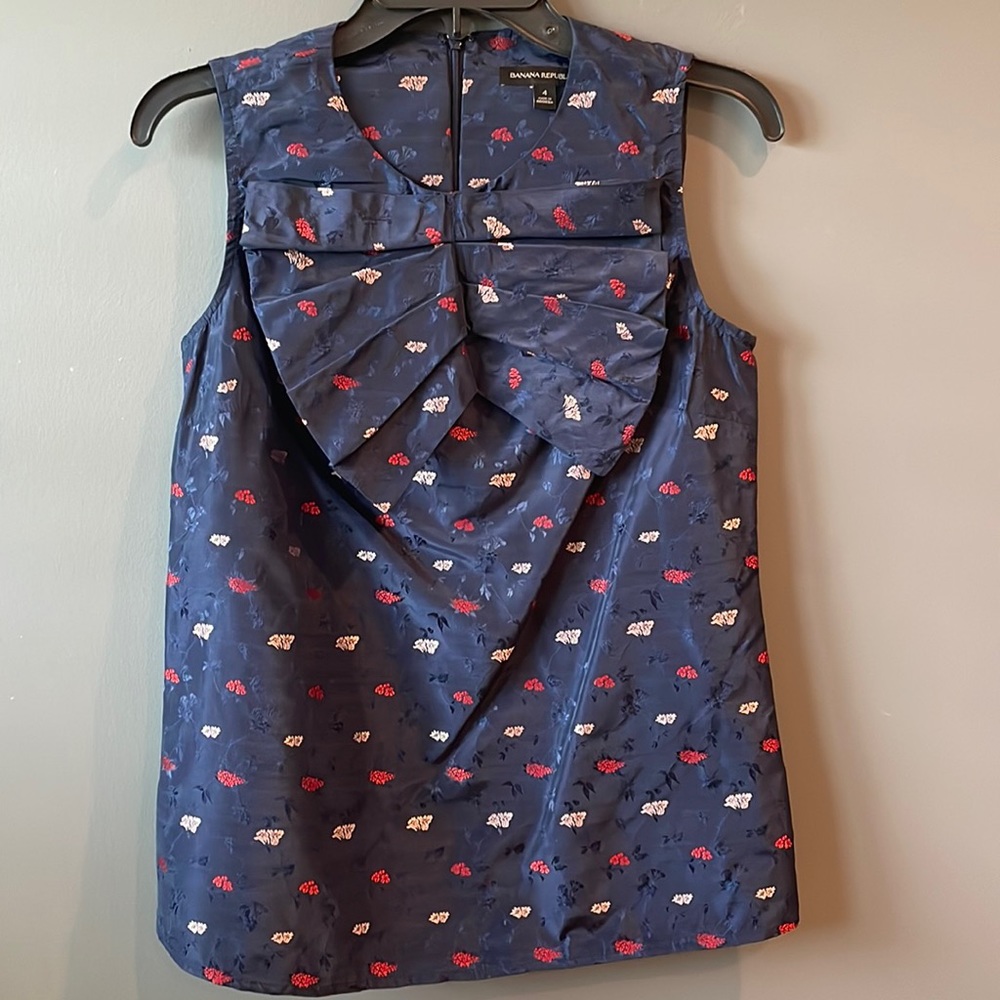 Banana Republic, size 4.  NWOT.